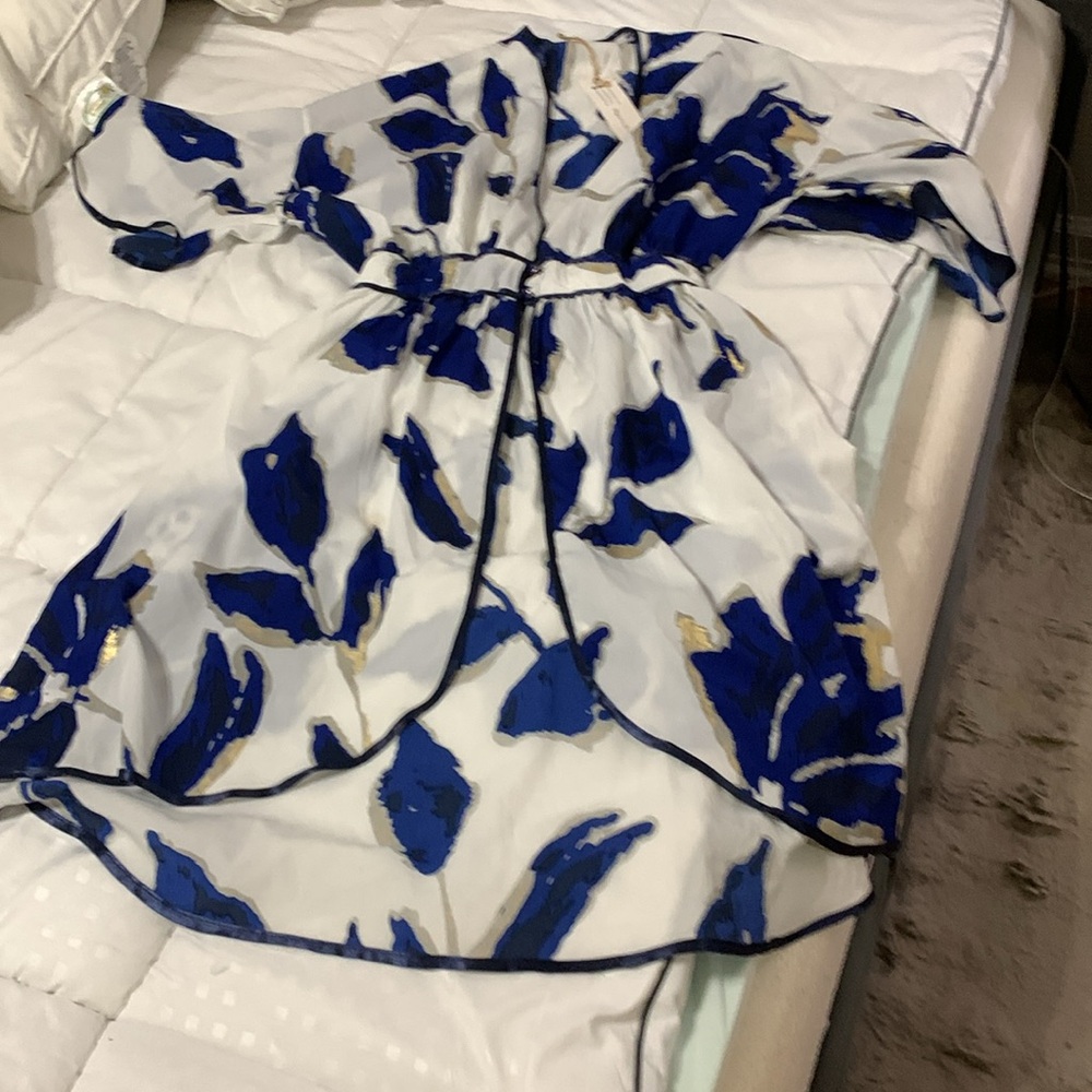 Dress - Picture 6 of 7